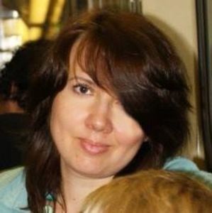 Meet your Posher, Larissa